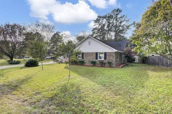 Summerville, SC 29485,102 Swan Dr