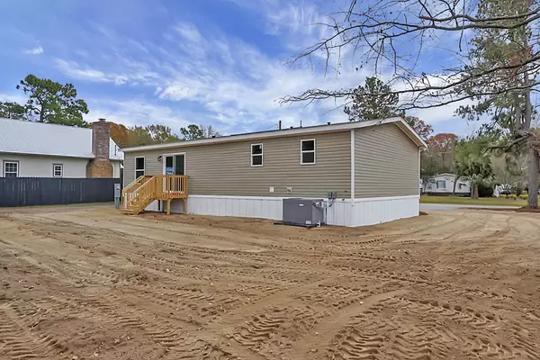 Bonneau, SC 29431,172 Dawsey Dr