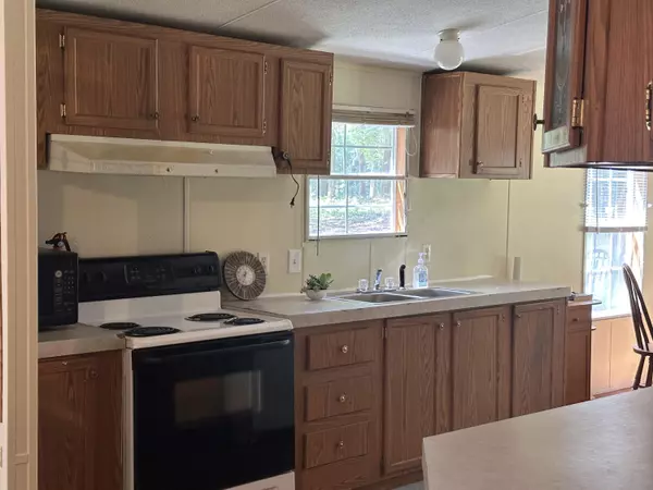 Summerton, SC 29148,1642 Benton Rd