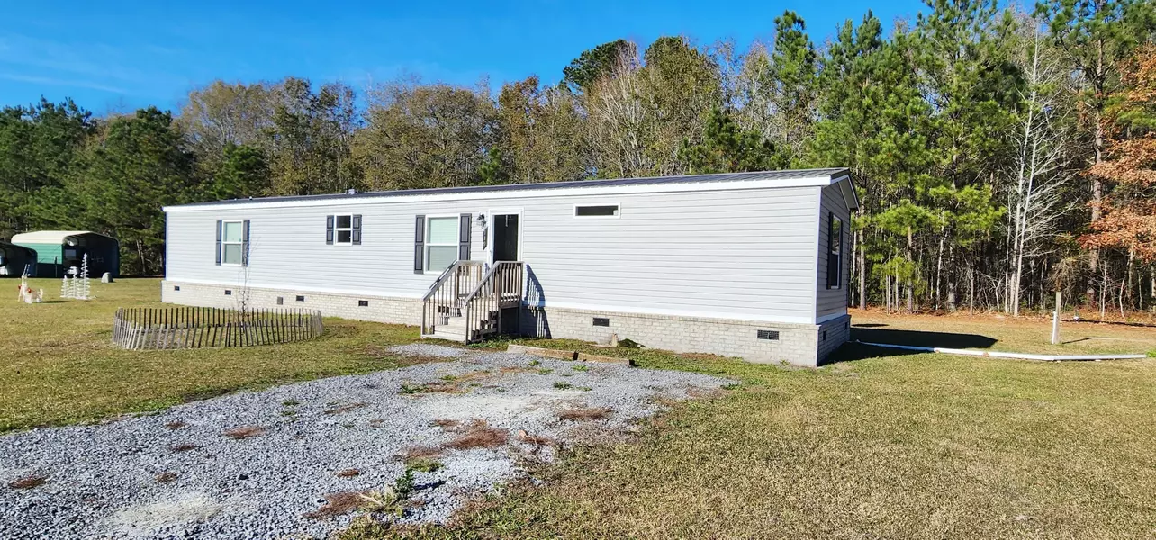 119 Airborne Way, Cross, SC 29436