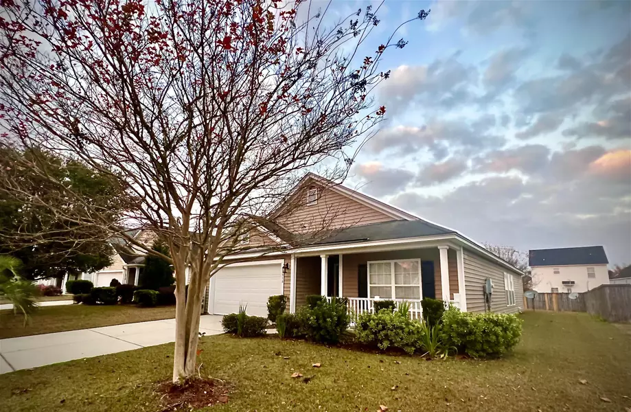 616 Silver Moss Dr, Moncks Corner, SC 29461