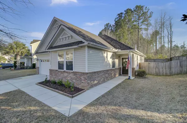 100 Salt Meadow Ln, Summerville, SC 29483
