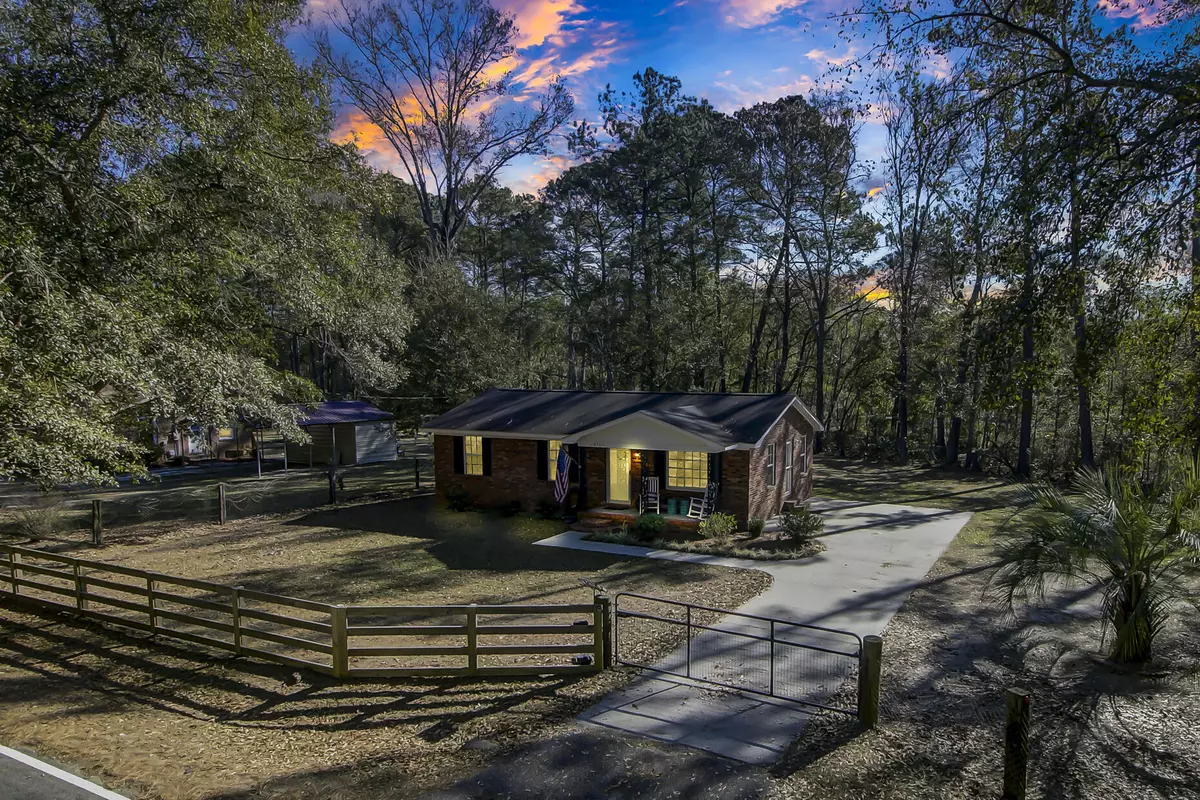 Ravenel, SC 29470,5767 Martin St