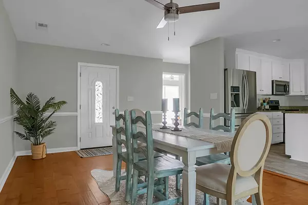 Summerville, SC 29483,607 Old Golf Rd