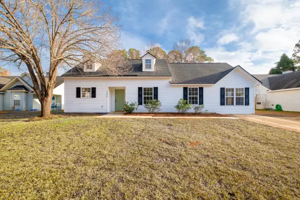 205 Apache Dr, Summerville, SC 29483