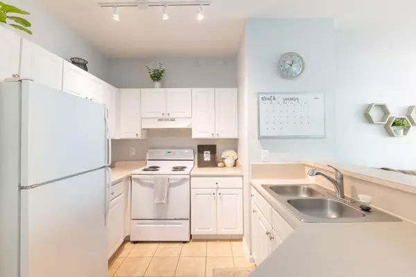 Johns Island, SC 29455,60 Fenwick Hall Allee #527