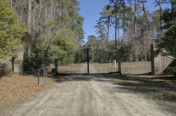 0 Chaplin Garden Ln, Edisto Island, SC 29438