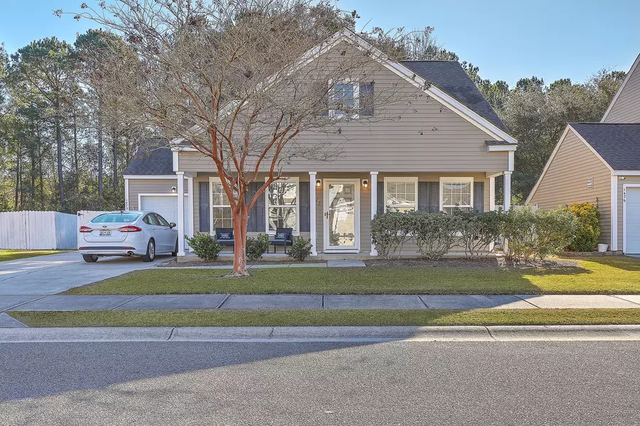 1472 Water Edge Dr, Charleston, SC 29492