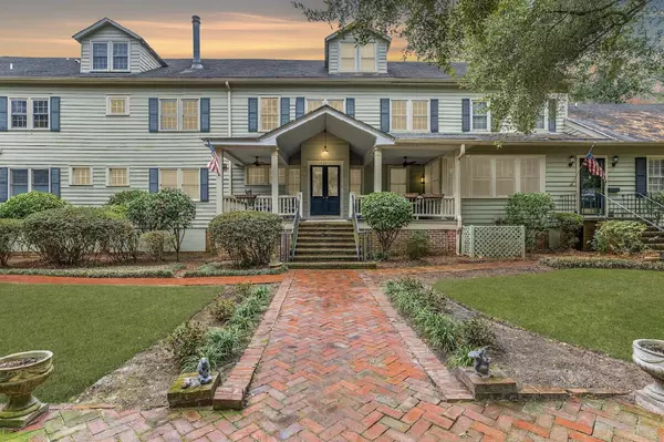 116 W 5th South St #E, Summerville, SC 29483