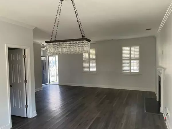 North Charleston, SC 29406,8755 Antler Dr