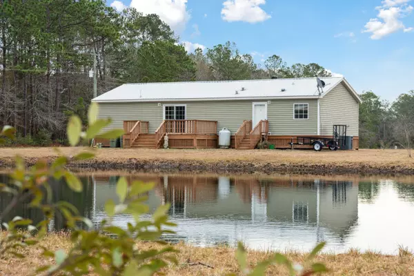 10040 Randall Rd, Mcclellanville, SC 29458