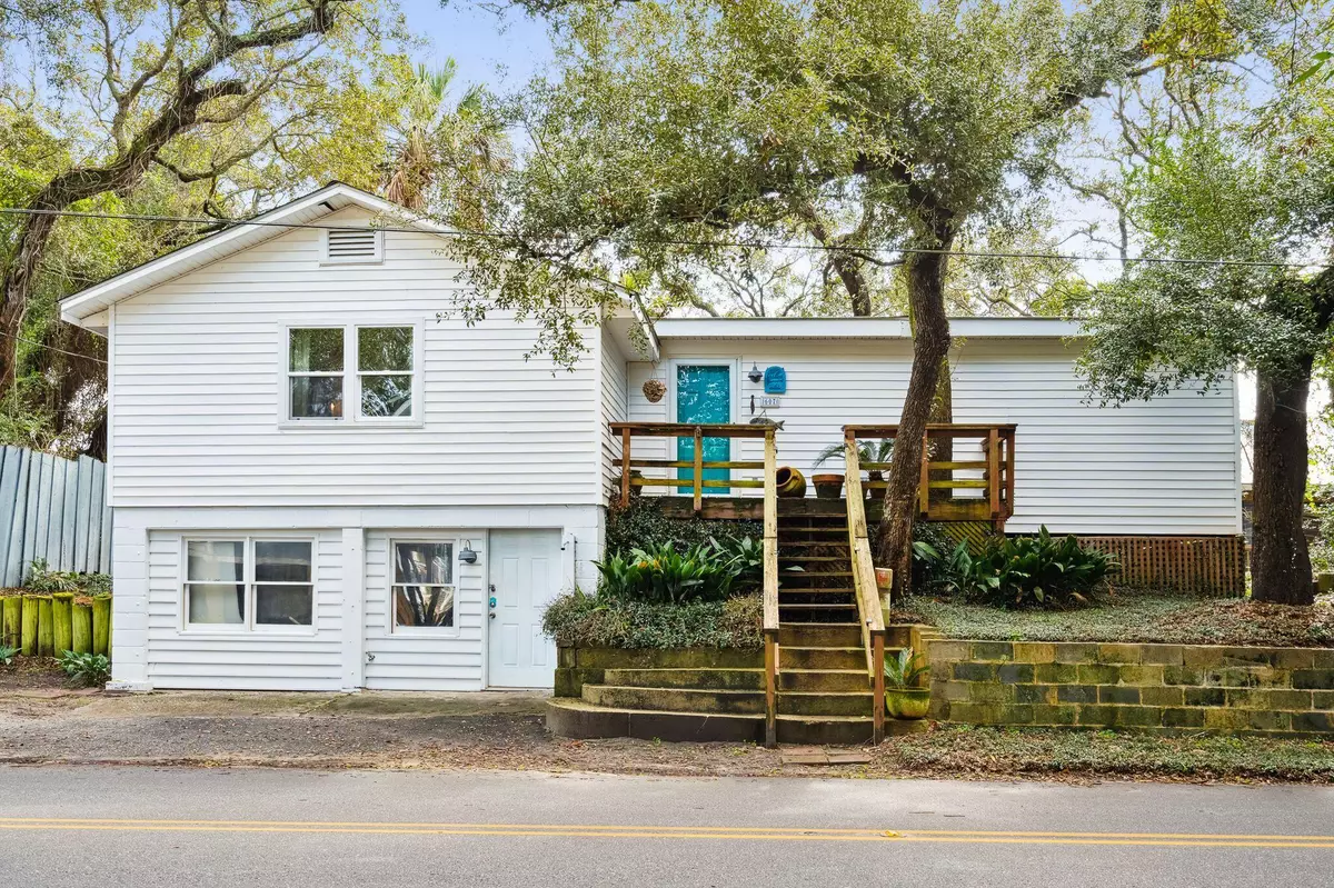 Folly Beach, SC 29439,607 E Cooper Ave