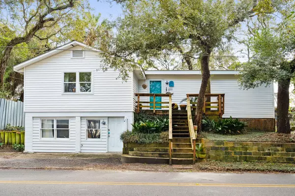 607 E Cooper Ave, Folly Beach, SC 29439