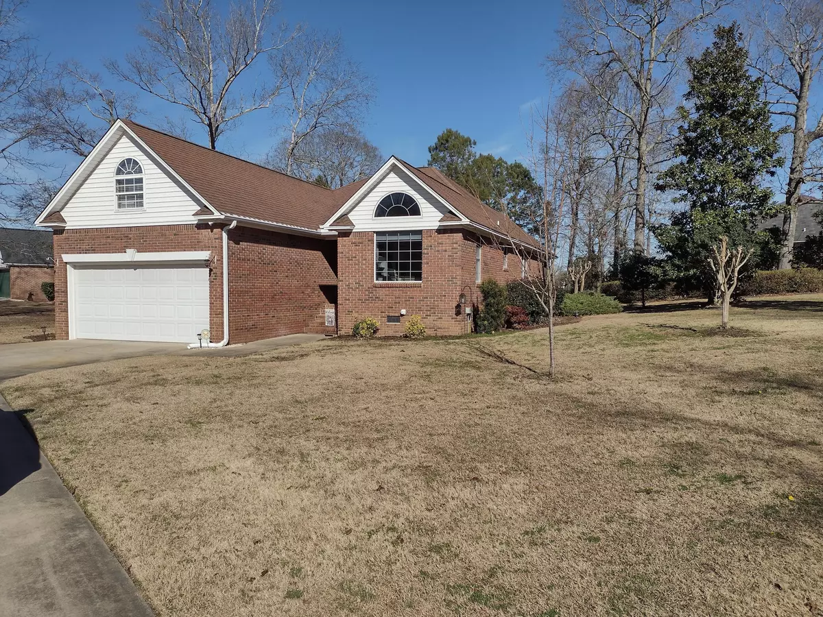 Manning, SC 29102,18 Ridge Lake Dr