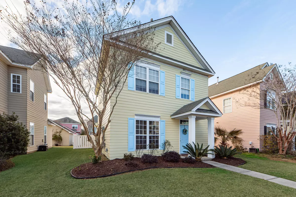 Summerville, SC 29483,208 Dandelion St