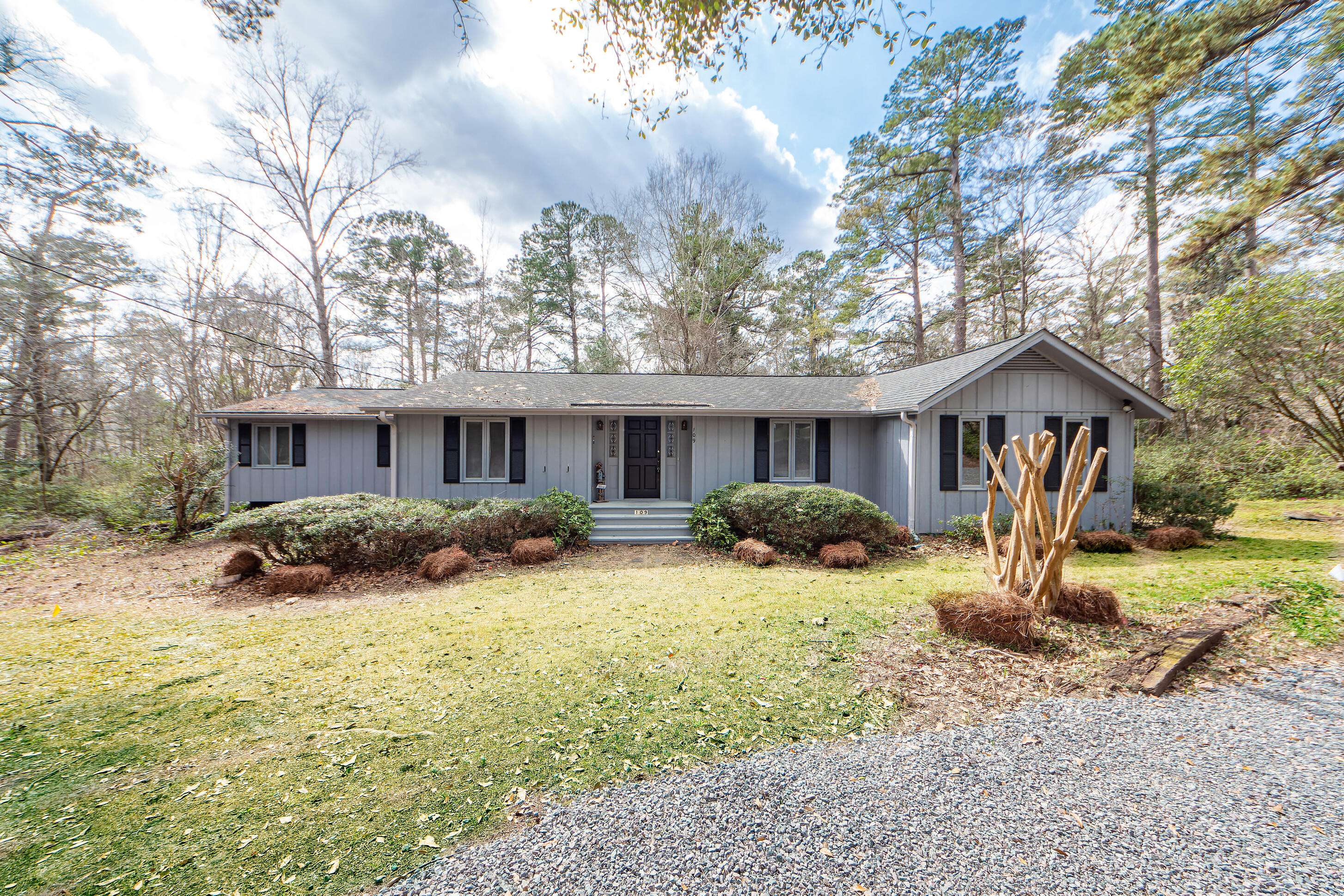 Summerville, SC 29485,109 Woodland Dr