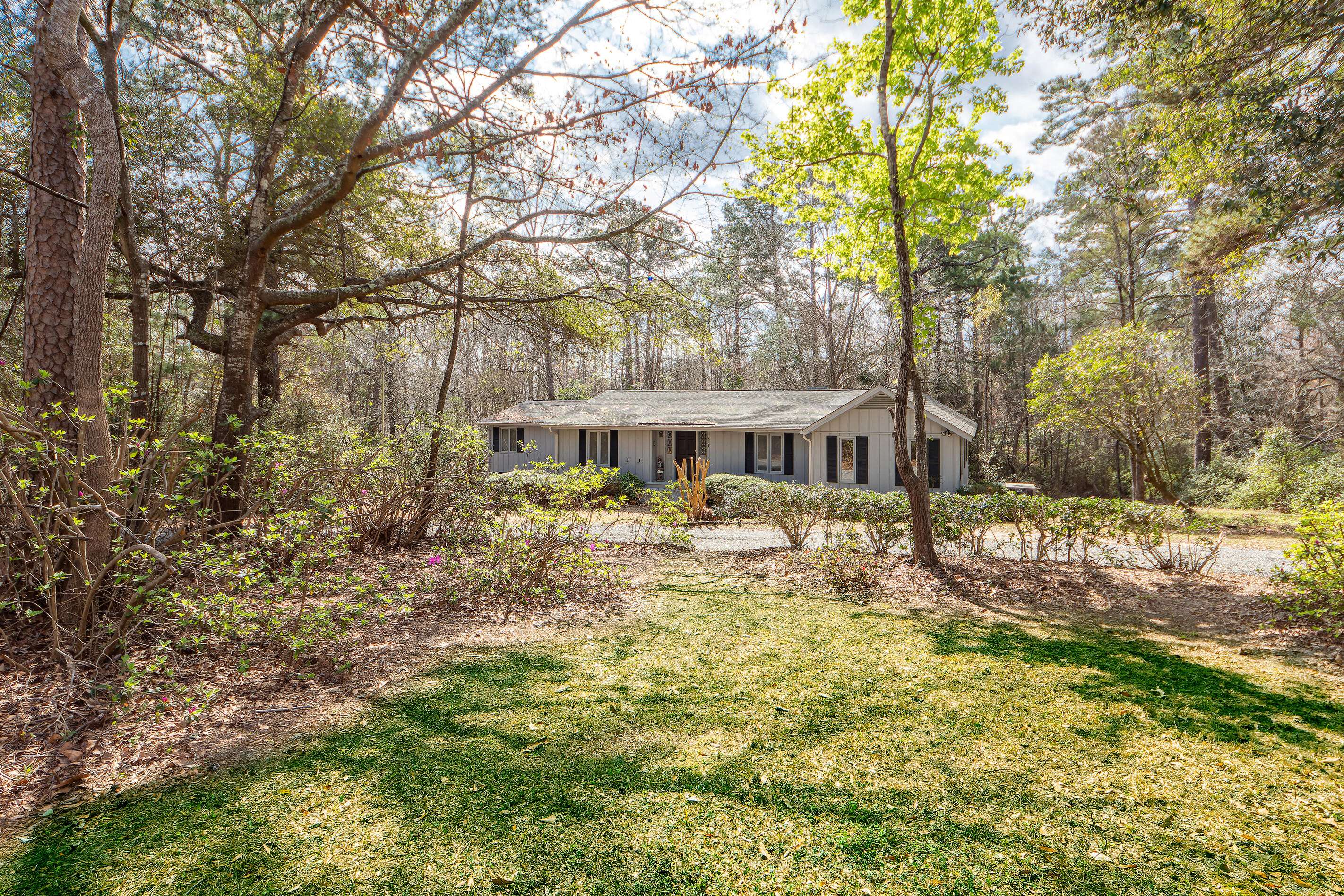 109 Woodland Dr, Summerville, SC 29485