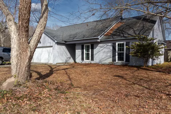 8486 William Moultrie Dr, Charleston, SC 29420