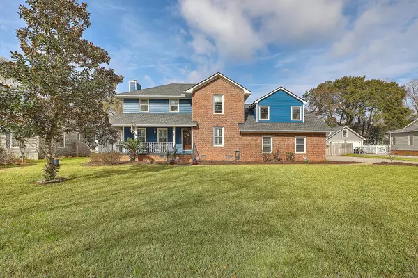 687 Castle Pinckney Dr, Charleston, SC 29412