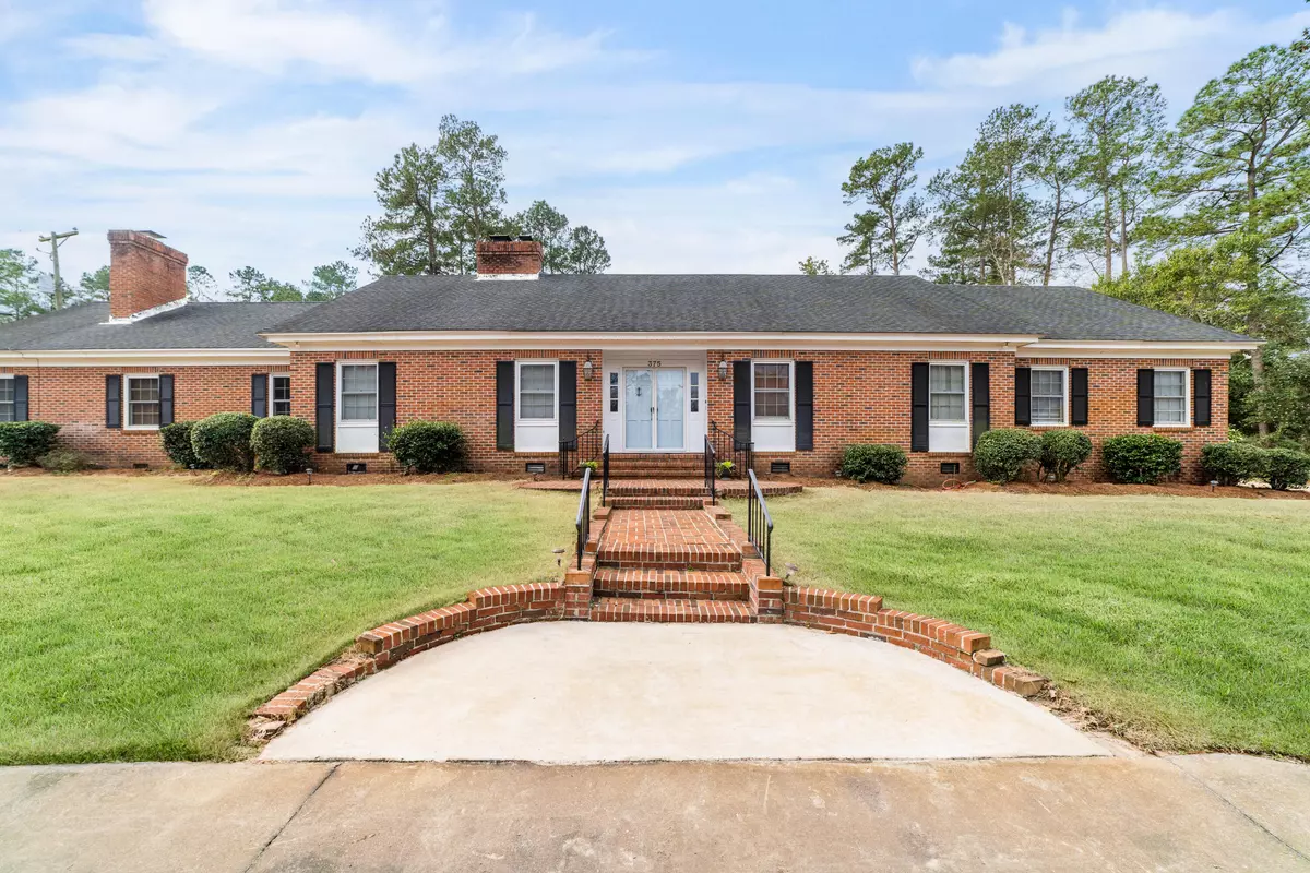 Elloree, SC 29047,375 Hungerpiller St