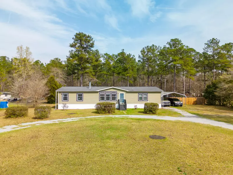 1034 Spiers Cir, Bonneau, SC 29431