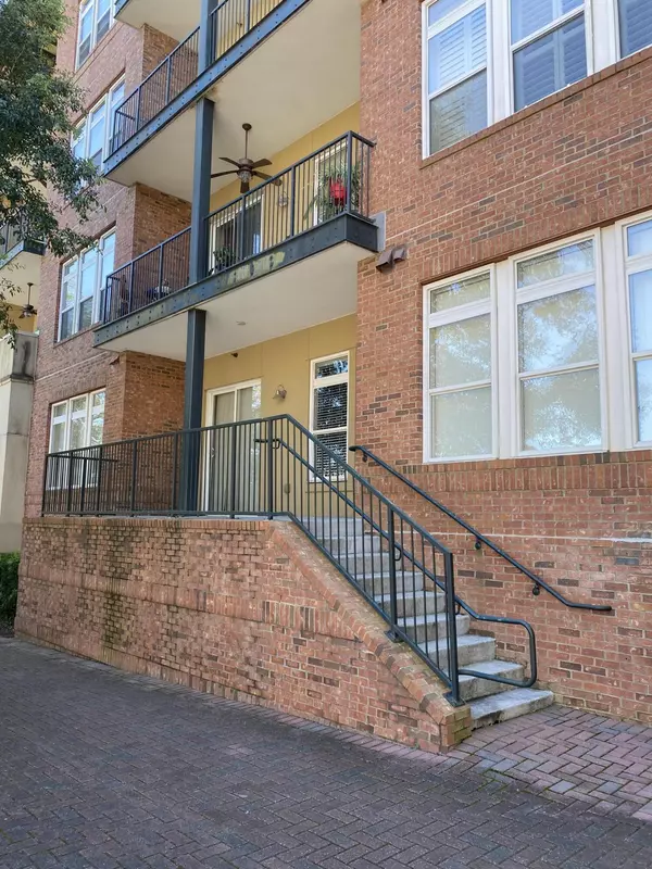 145 Pier View St #103, Daniel Island, SC 29492