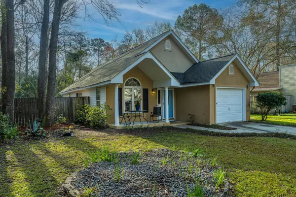 3584 Walkers Ferry Ln, Johns Island, SC 29455