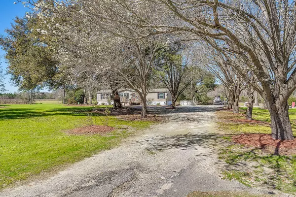 Harleyville, SC 29448,197 White Oak Ln