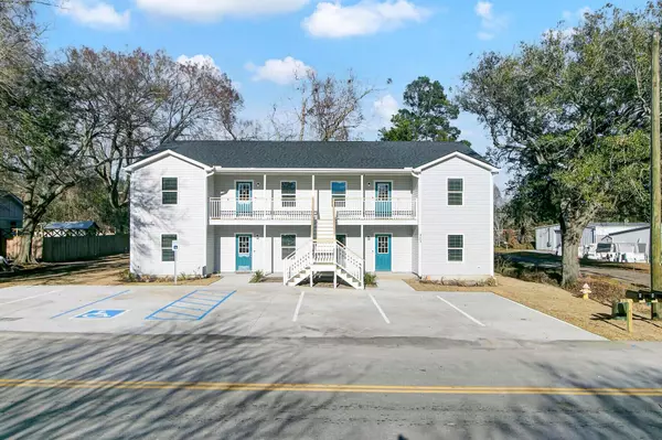 Summerville, SC 29483,313 E 1st N St