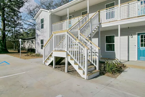 Summerville, SC 29483,313 E 1st N St