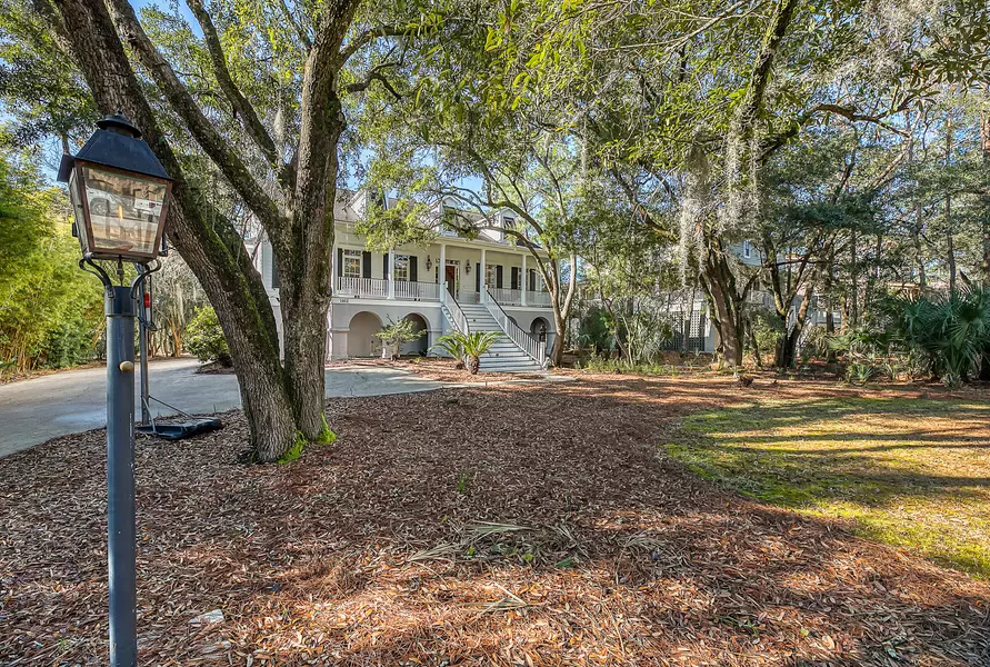 1462 Headquarters Plantation Dr, Johns Island, SC 29455