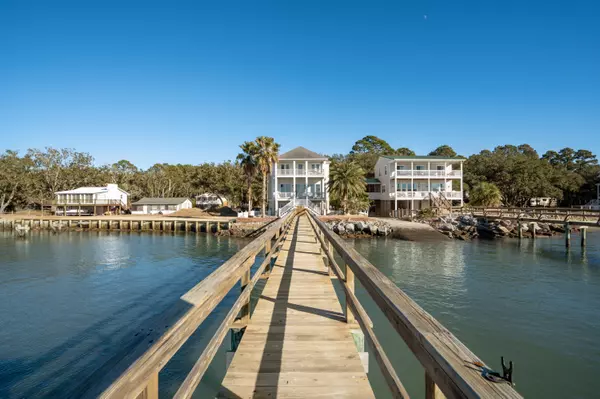 35 Bay Point Rd, Saint Helena Island, SC 29920