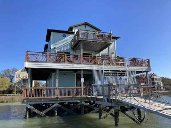 67 W 10th St #C-6, Folly Beach, SC 29439