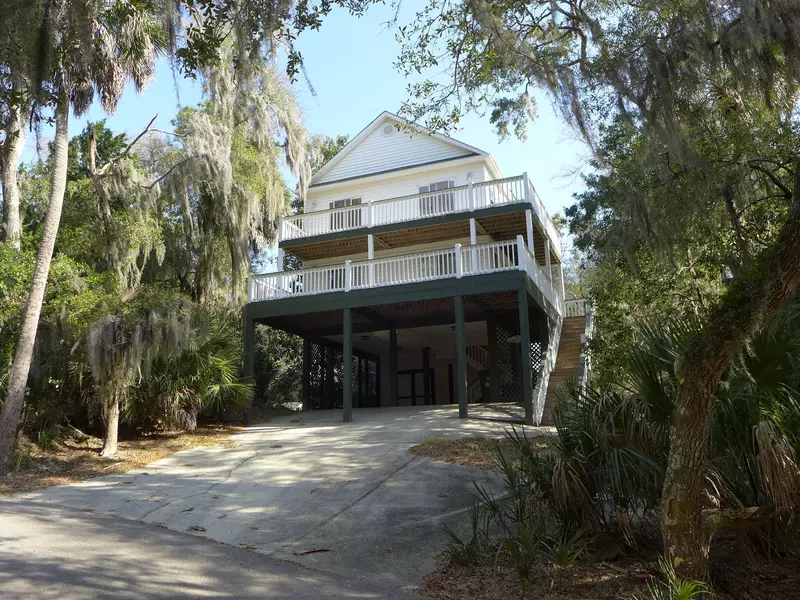 504 Hutto Ln, Edisto Island, SC 29438