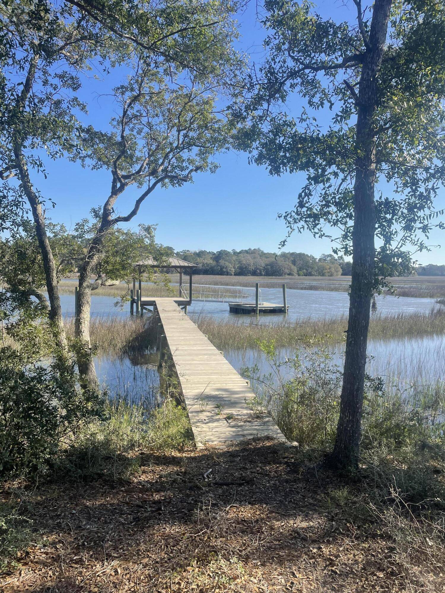Wadmalaw Island, SC 29487,6652 Bloody Point Rd