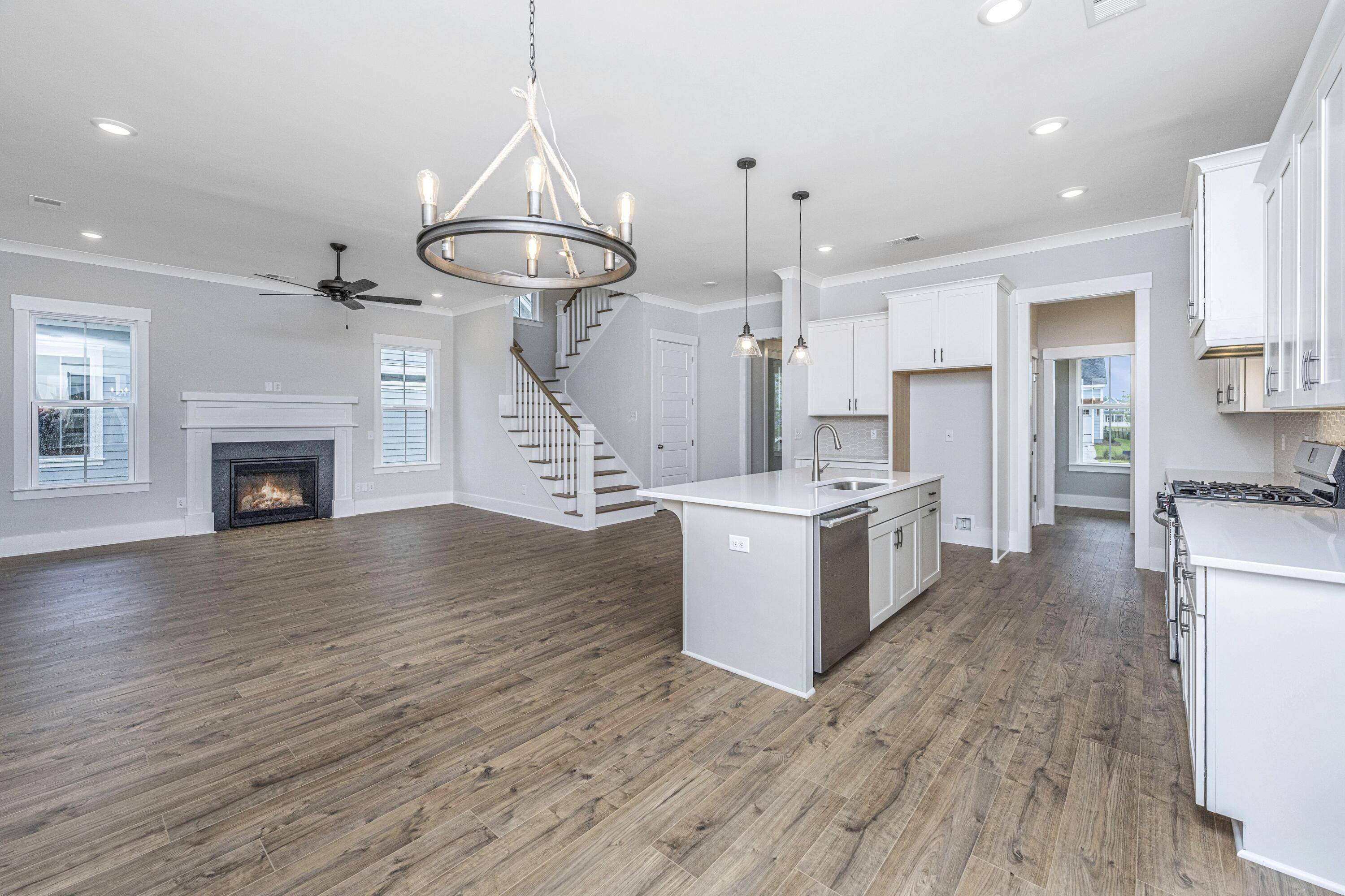 Summerville, SC 29486,210 Midtown Ave