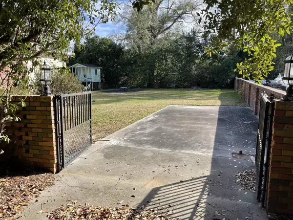 Summerton, SC 29148,4 Walker St