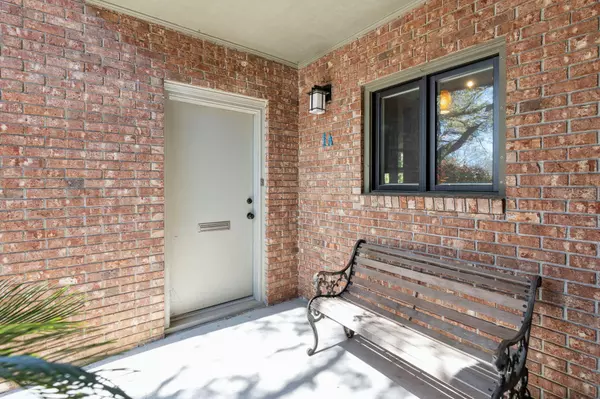 Charleston, SC 29403,220 3rd Ave #1a