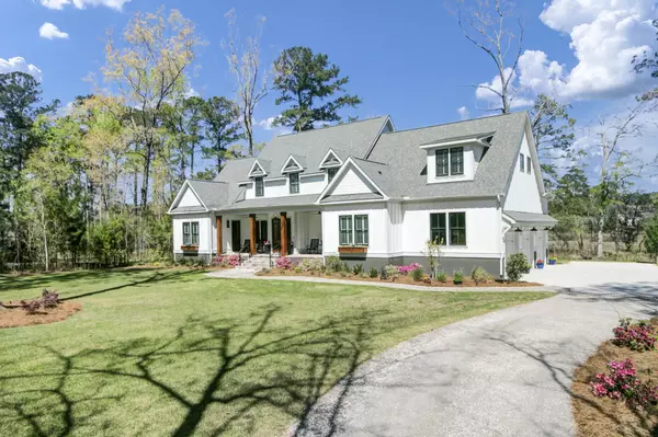 Ravenel, SC 29470,4086 Lady Banks Ln