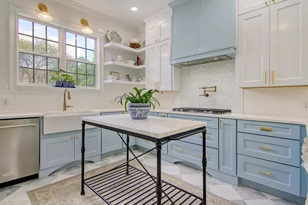 Charleston, SC 29492,803 Center Park St