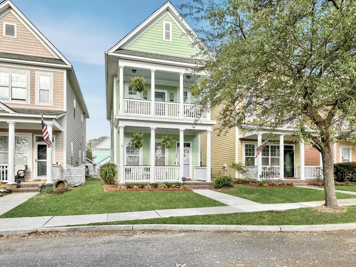 Summerville, SC 29483,320 Barberry St