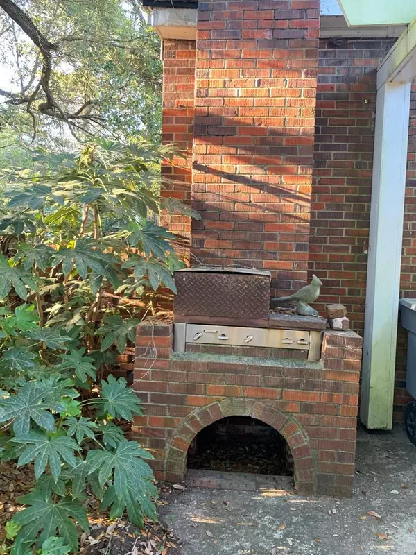 Summerton, SC 29148,12 S Dukes St