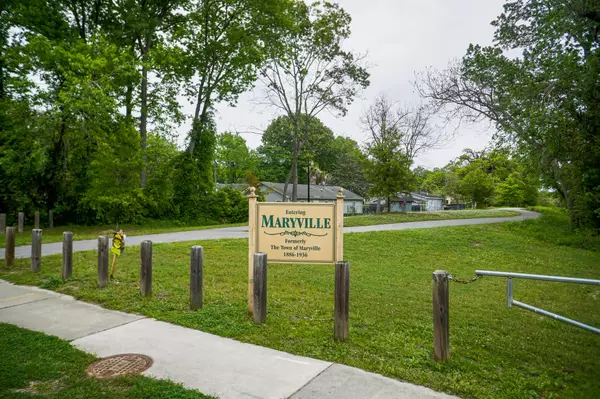 Charleston, SC 29407,911 East St