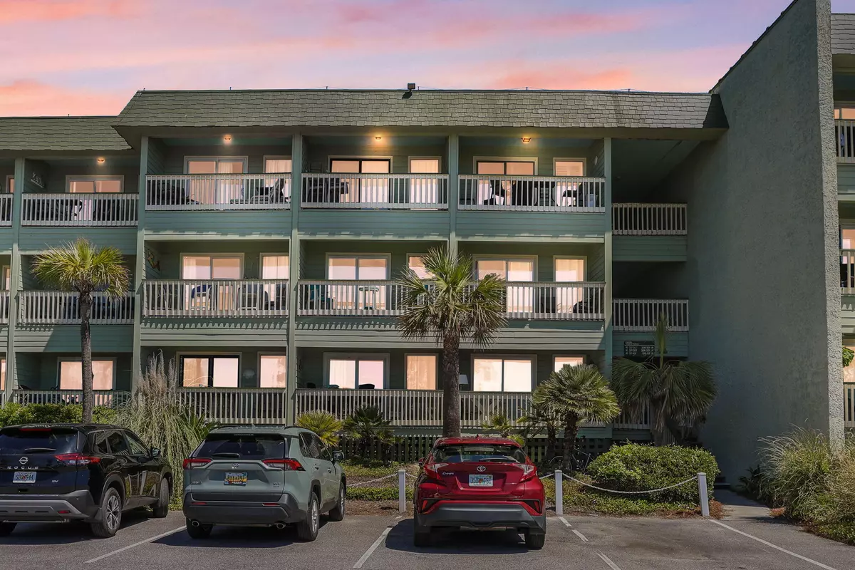 Isle Of Palms, SC 29451,1300 Ocean Blvd #208