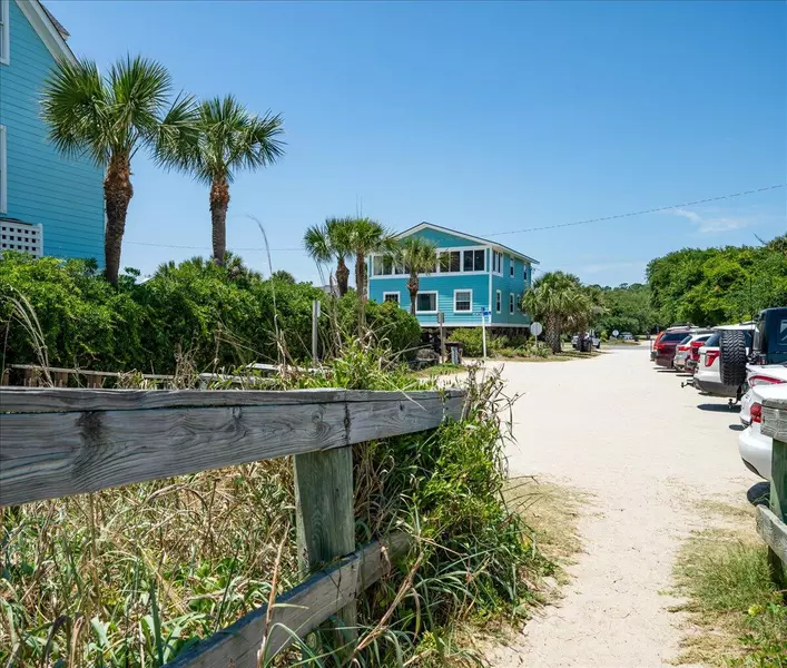 2102 Palmetto Blvd, Edisto Island, SC 29438