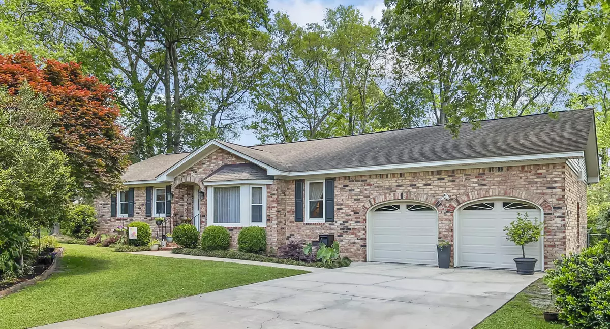 Summerville, SC 29485,104 Labrador Ct