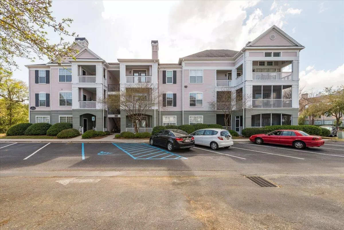 Charleston, SC 29492,130 River Landing Dr #2205