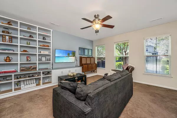 North Charleston, SC 29405,5172 Celtic Dr