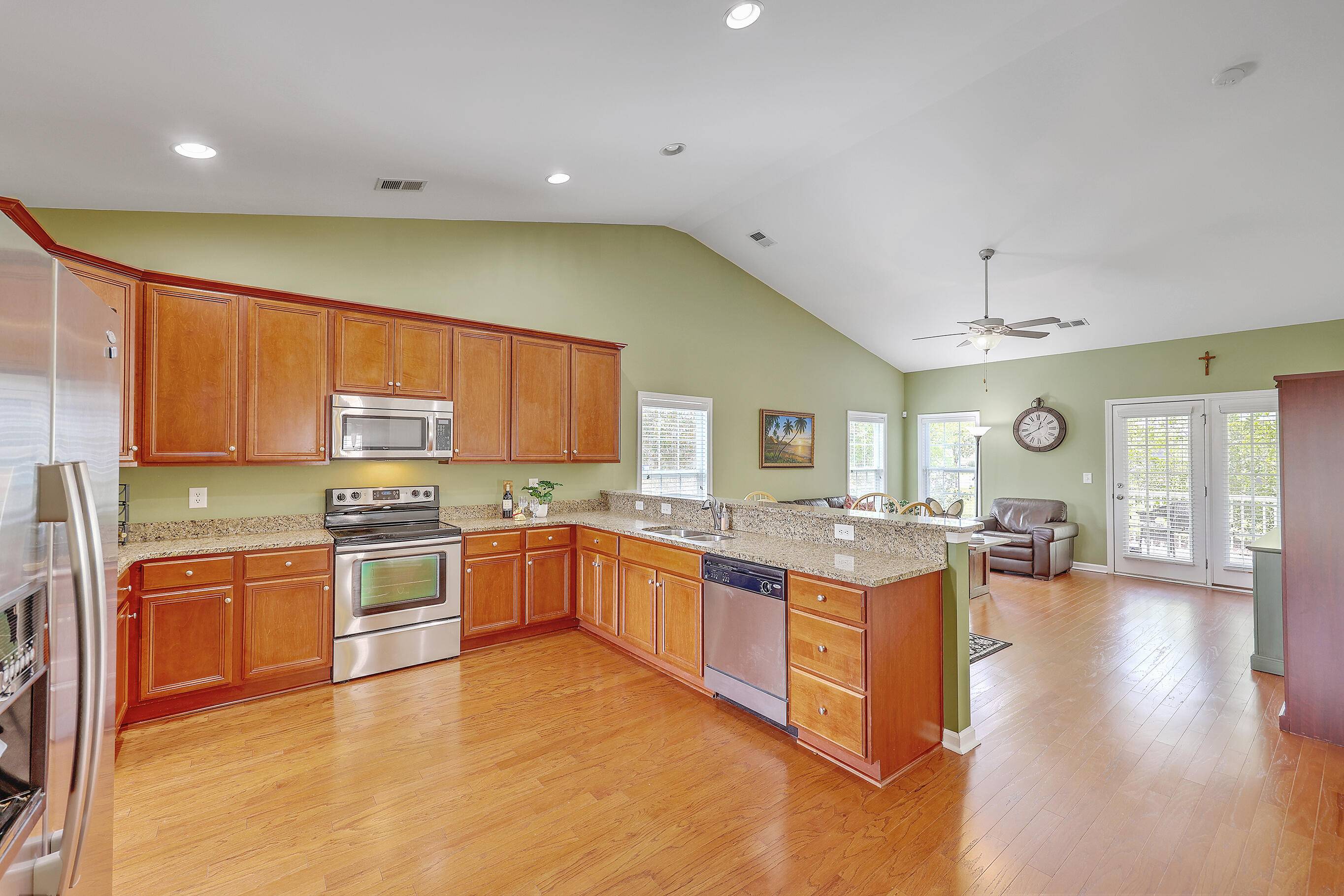 North Charleston, SC 29406,8235 Ronda Dr