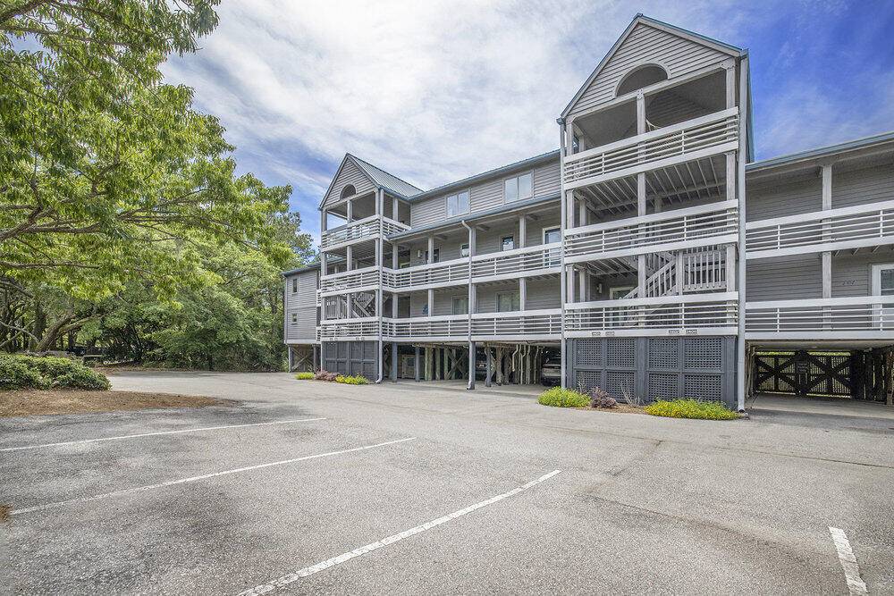Seabrook Island, SC 29455,2402 Racquet Club Dr